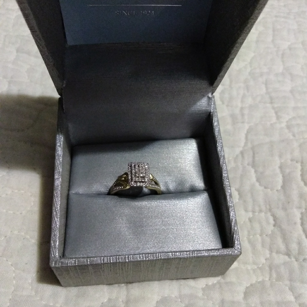 Diamond Ring - Picture 2 of 4